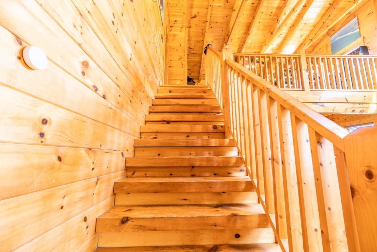 Comfort Cabin Bearway To Heaven W Private Hot Tub Pigeon Forge Exterior foto