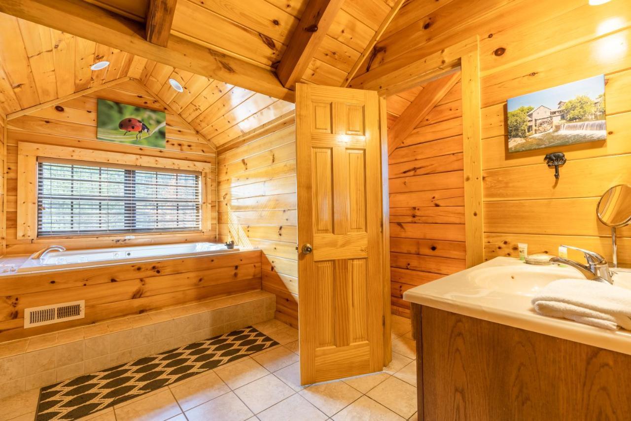 Comfort Cabin Bearway To Heaven W Private Hot Tub Pigeon Forge Exterior foto